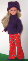 Après-Ski portée par Dolly (pull, bonnet et bottes faits main)